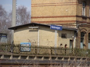 Niederwalgern, wichtiger Bahnhof an der Main-Weser-Bahn zwischen Gießen und Marburg, Knotenpunkt mit der Einfädelung der ehem. Aar-Salzböde-Bahn.