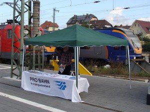 Der Stand am Morgen des 27.09.2014 in Bebra. Noch wartet man auf Gäste beim Bahnhofsfest.