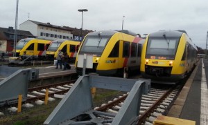 Bahnhof Fulda - Gleise 35 bis 38 - LINT-Nahverkehrstriebwagen der Hessischen Landesbahn (HLB) für die Vogelsbergbahn.