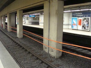 Trassenband in der Gleisanlage in Frankfurt am Main im Innenstadttunnel an der Hauptwache. Über die Sommerferien vom 16.07. bis 26.08. fährt hier kein S-Bahn-Zug.