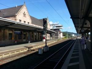 Werden im Bahnhof Bad Hersfeld auch künftig Fernzüge wie ICE auf dem Weg von Hessen nach Thüringen halten?