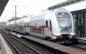 Ein Doppelstock IC - Zuggattung IC 2 - in Hannover Hbf.