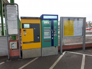 Der neue RMV-Fahrkartenautomat - aktuell weiterhin ohne DB-Fahrkartenangebot.