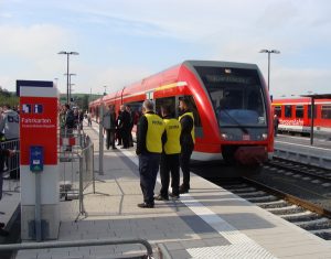 Ein Zug der Kurhessenbahn im Bahnhof Frankenberg im September 2015.