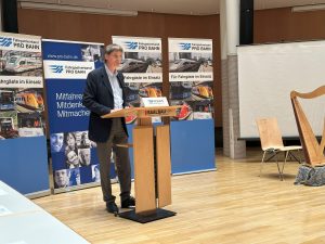 Gerald List aus Hamburg  spricht für das bundesweite Netzwerk der Fahrgastbeiräte.