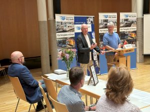 Die beiden Preisträger Harald Wagner und Klaus Linek während ihres Zwiegesprächs zu 10 Jahren Netzwerk.